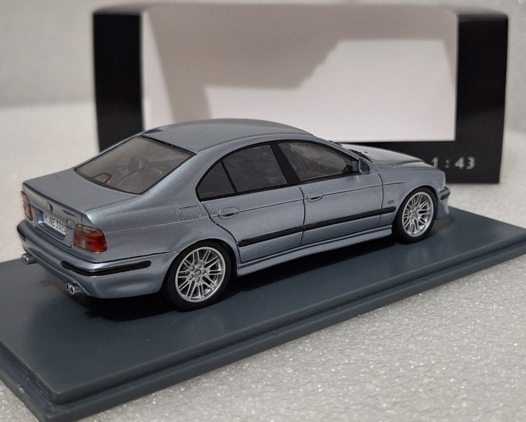 WOW BMW M5 E39 2002 Light Silver Blue Met 1:43 Neo 43305 (1st