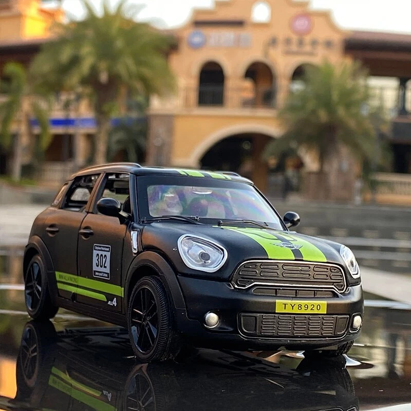 1:32 Countryman Toy Car Diecast Alloy Metal Car Model for MINI Coopers Vehicles - Image 4 of 4
