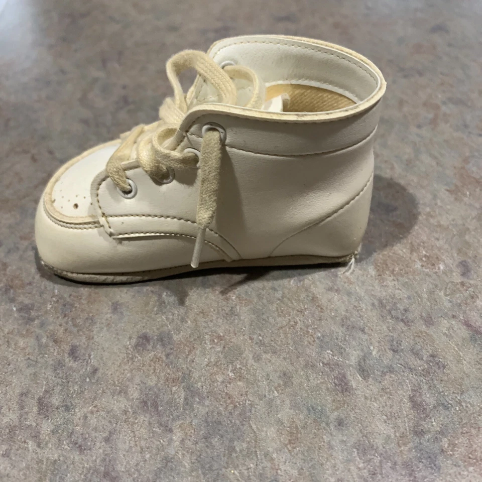 Zapatos de bebé vintage de cuero blanco zapatillas niño muñeca años 60 Foto 4 de 4