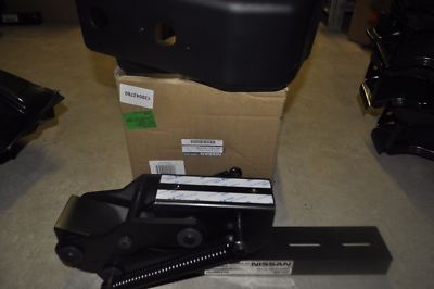 Original Nissan Navara 2018> Einziehbare Trittstufe hinten -KE5434K04B
