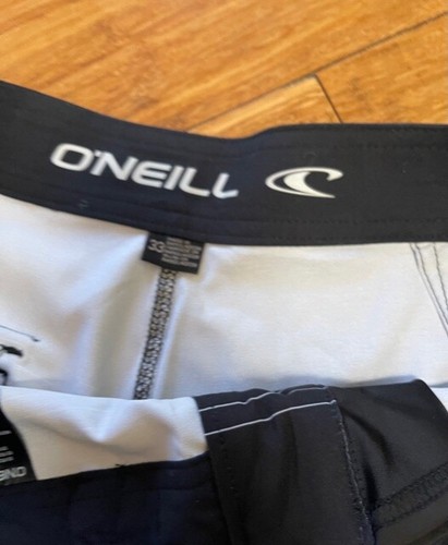 Pantalones cortos de baño O'Neil talla 33 negros/blancos nuevos con etiquetas - Imagen 5 de 6