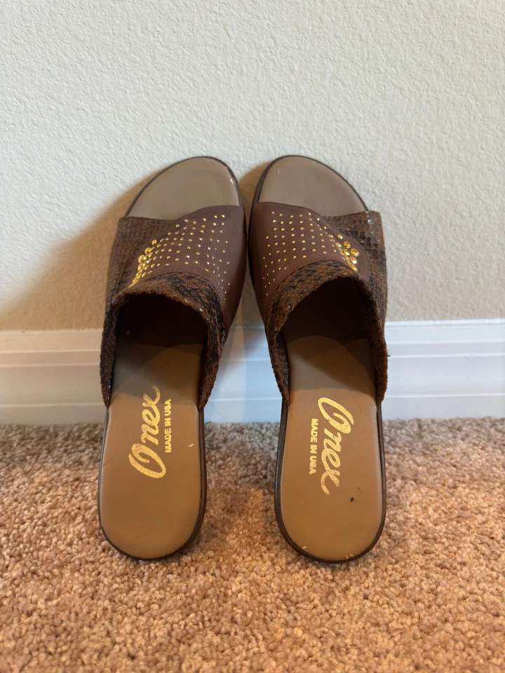 (Ligeramente Usado) Onex Cuñas Marrón y Dorado (talla 10) Foto 2 de 3