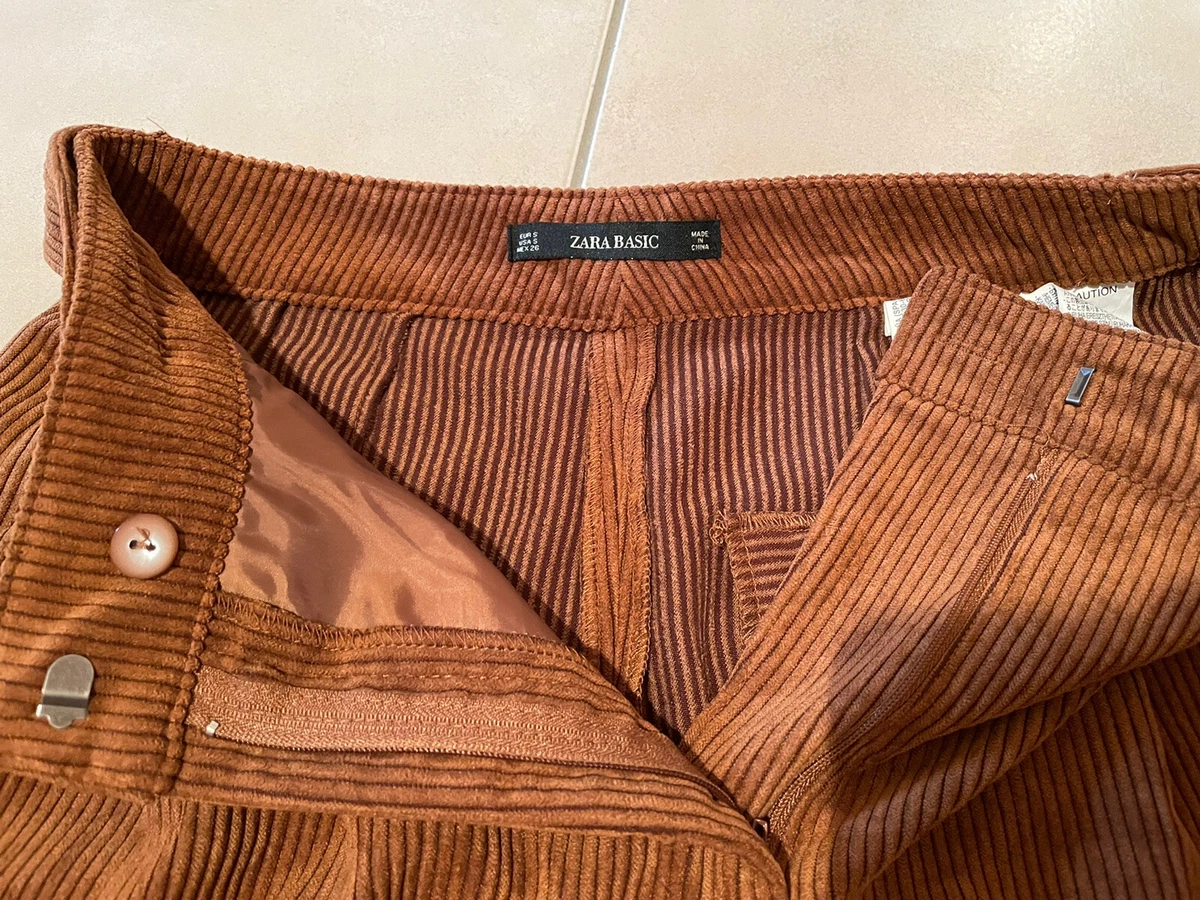 Zara Cord Shorts, Gr. S, Bundfalten, Braun, Neu