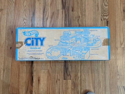 Vintage 1979 Hot Wheels City Sto & Go Set With Original Box Missing Piece - Picture 5 of 21