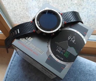 Polar Grit X Pro Titan Outdoor-Multisportuhr mit GPS Navigation Saphirglas M/L