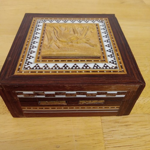 Anglo Indian Vizagapatam Carved Inlaid Hinged Trinket Box Elephant Tree 4" VTG - Picture 5 of 14