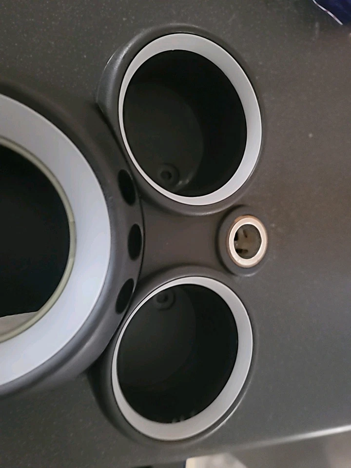 Borde de bota de cambio MINI R56 (1) + Anillos de ajuste de portavasos (3). Impreso en 3D con ASA Foto 2 de 4