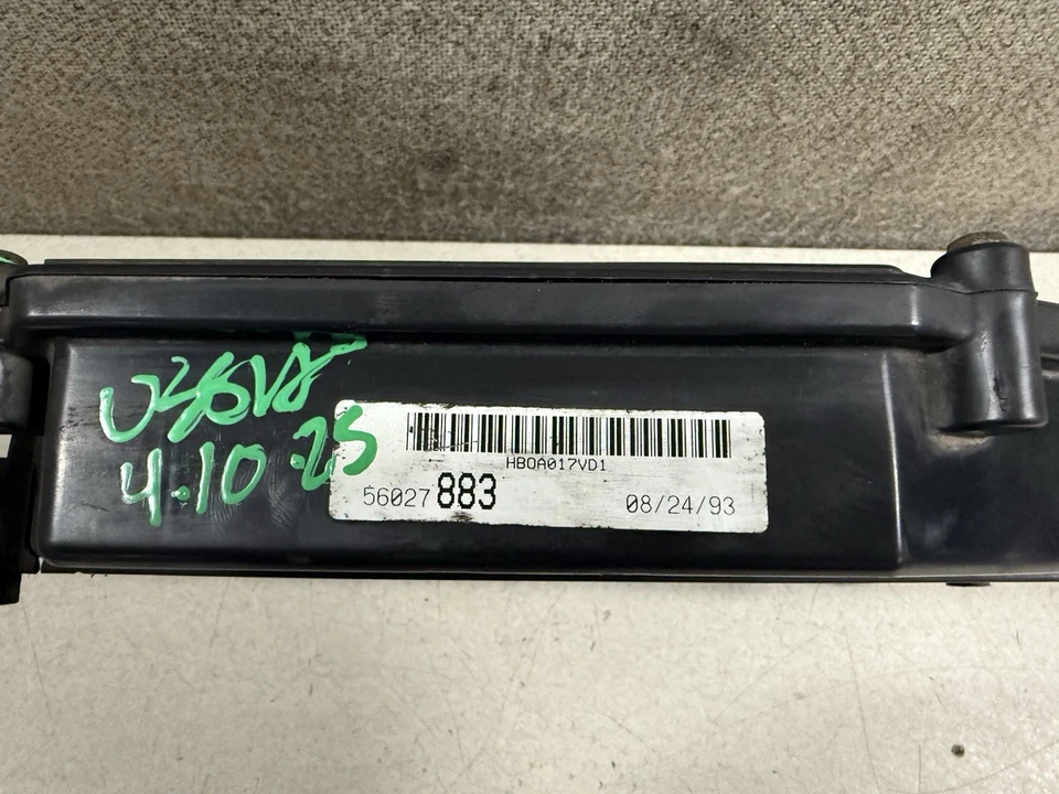 Jeep Cherokee XJ 1994 1995 2,5 manual ECU ECM módulo de control del motor 56027883 Foto 2 de 4