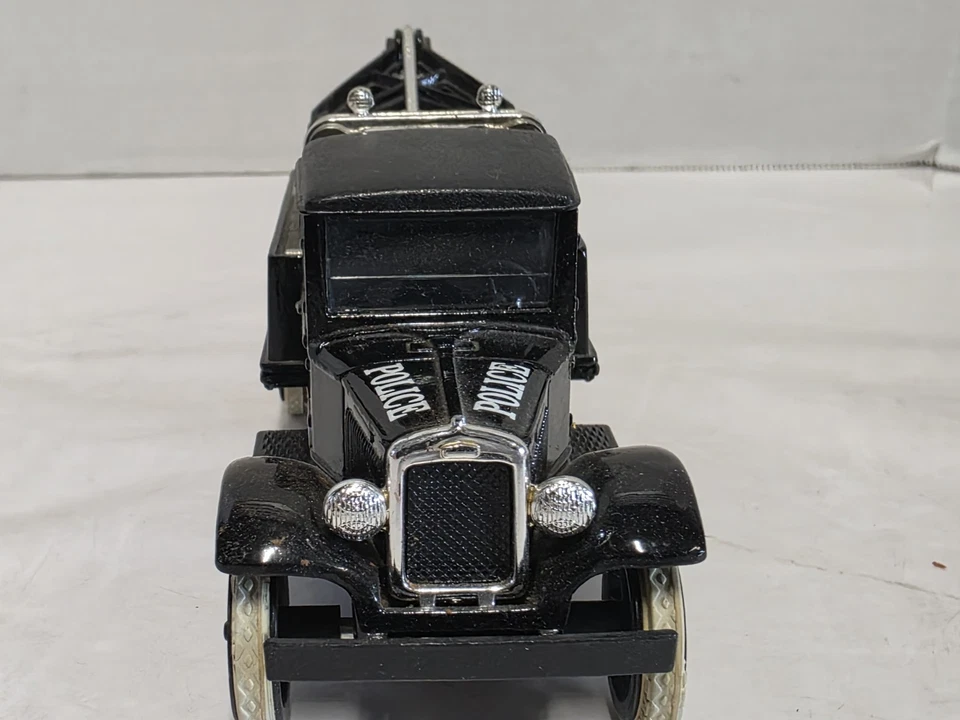 Ertl- Police Traffic 1931 Hawkeye Tow Truck/Wrecker Bank- Scale 1:34 - Image 3 of 4