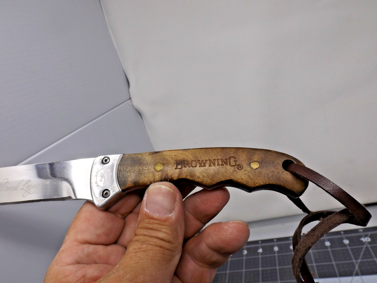 Browning Fixed Blade knife No 322525 Spain Whitetail Legacy