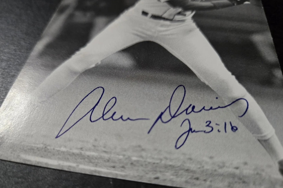 1990 Alvin Davis Seattle Mariners Vintage MLB Postcard SIGNED Auto w/Bible Verse - Image 3 of 4