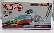 2020 Hot Wheels Flying Customs Drop Race Jump Track Set with 2 Diecast Cars