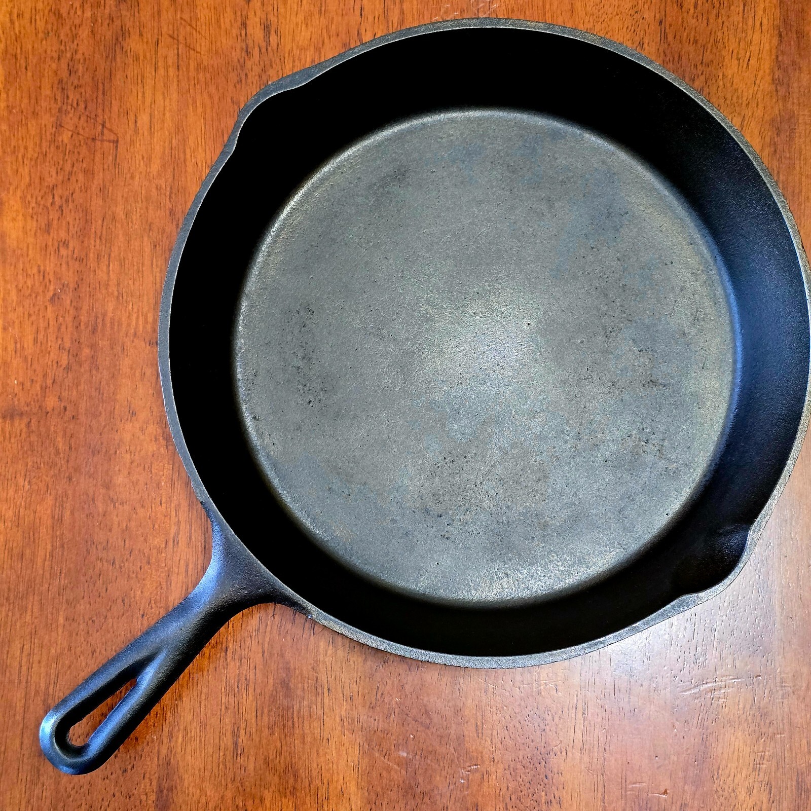 Vintage Lodge #8 (3) Cast Iron Skillet 3 Notch Heat Ring Mid 40's-50's RESTORED