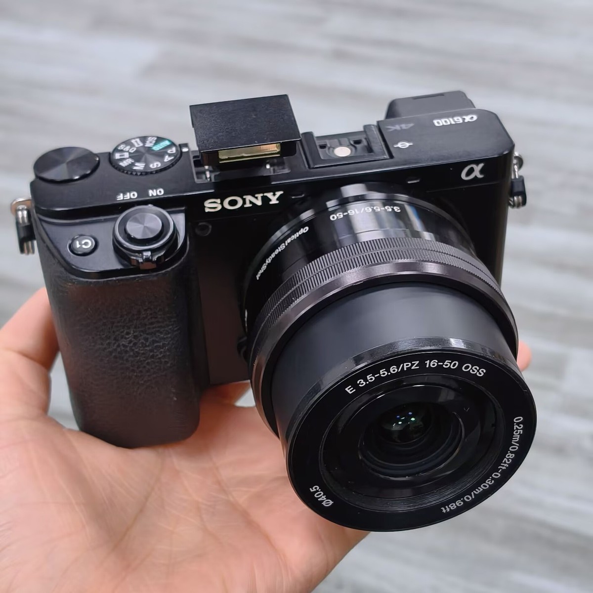 Sony Alpha a6100 24.2MP Mirrorless SLR Digital Camera W/ 16-50mm 