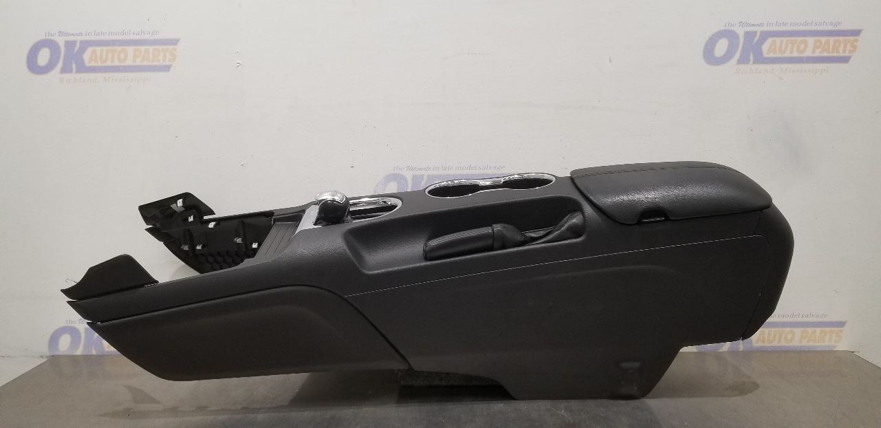 17 FORD MUSTANG GT AT FRONT FLOOR CENTER CONSOLE BLACK