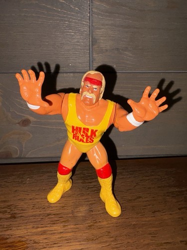 WWF HASBRO HULK HOGAN SERIES 1 WRESTLING ACTION FI...