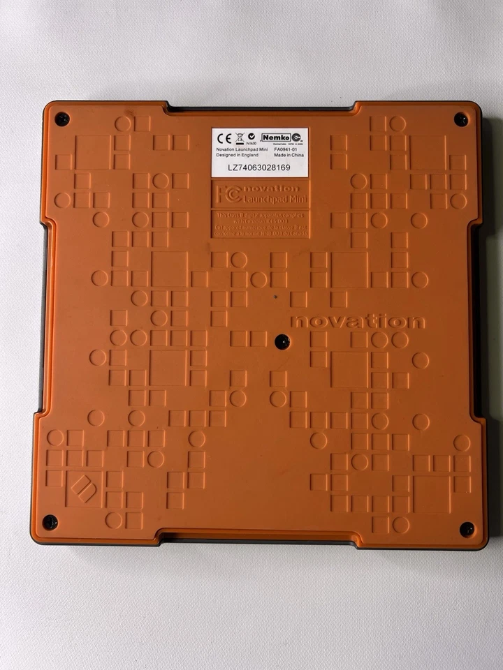 Novation Launchpad Mini FA0941-01 gebraucht (lesen) - Bild 2 von 3