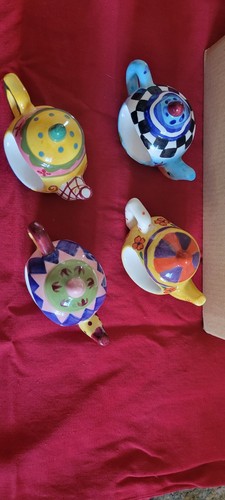 Set Of 4 Whimsical Ceramic Tea Pots Napkin Rings - Picture 2 of 7