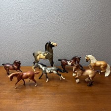 Lot of 7 Vintage 1999 Breyer Molding Co. Miniature Horses - Stablemates