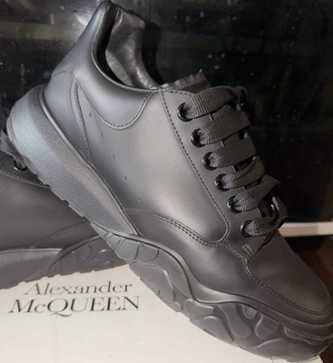 Alexander McQueen New Court Men s Black Leather Low Top Lace-Up Sneaker 634619