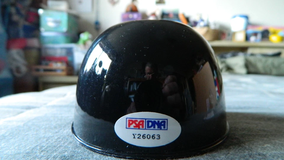 Minicasco firmado por Joe Panik Gigantes de San José Gigantes de San Francisco PSA/DNA Y26063 Foto 3 de 4