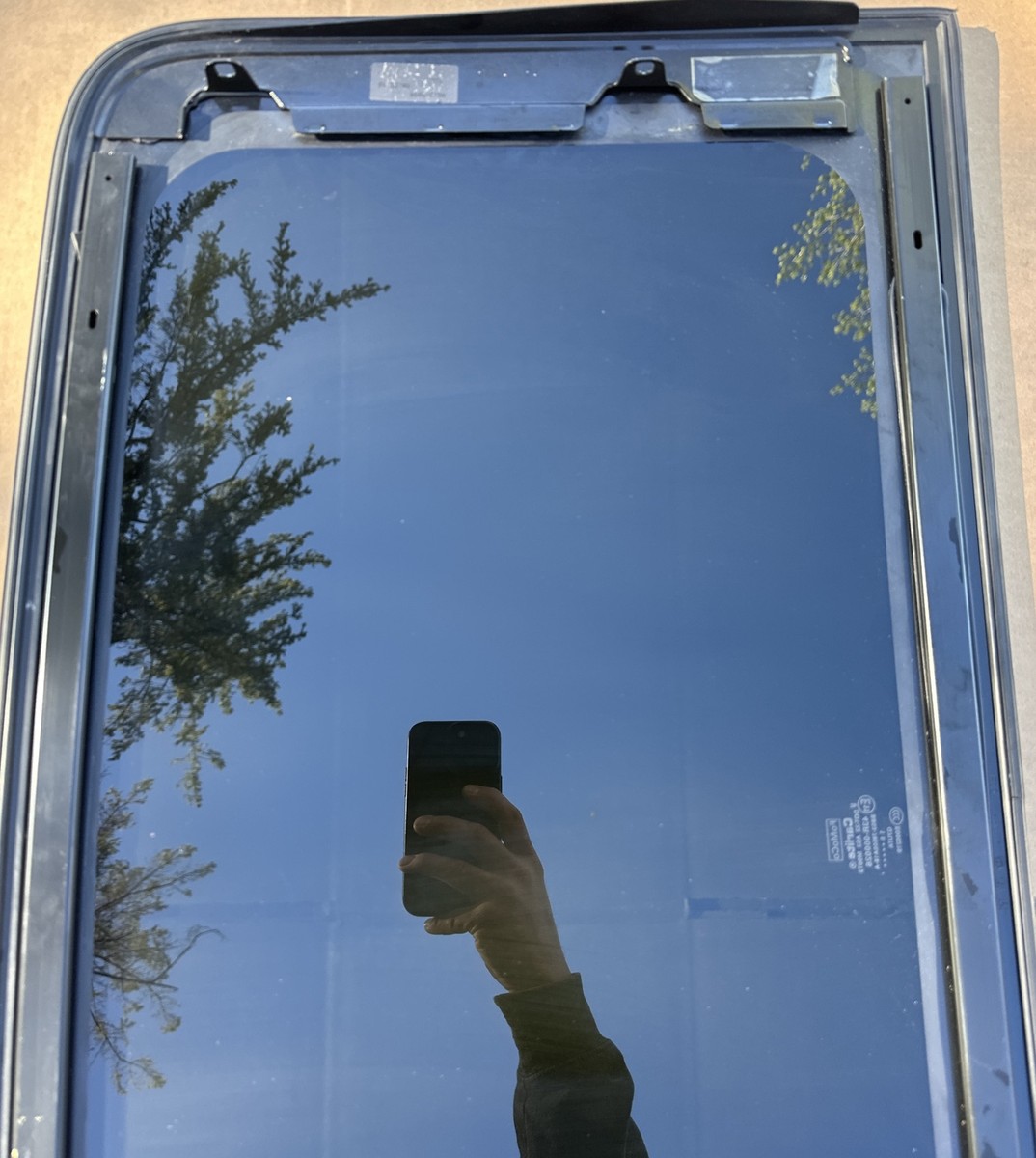Fits 2011-2019 Ford Explorer Right Front Door Window Glass - Laminated