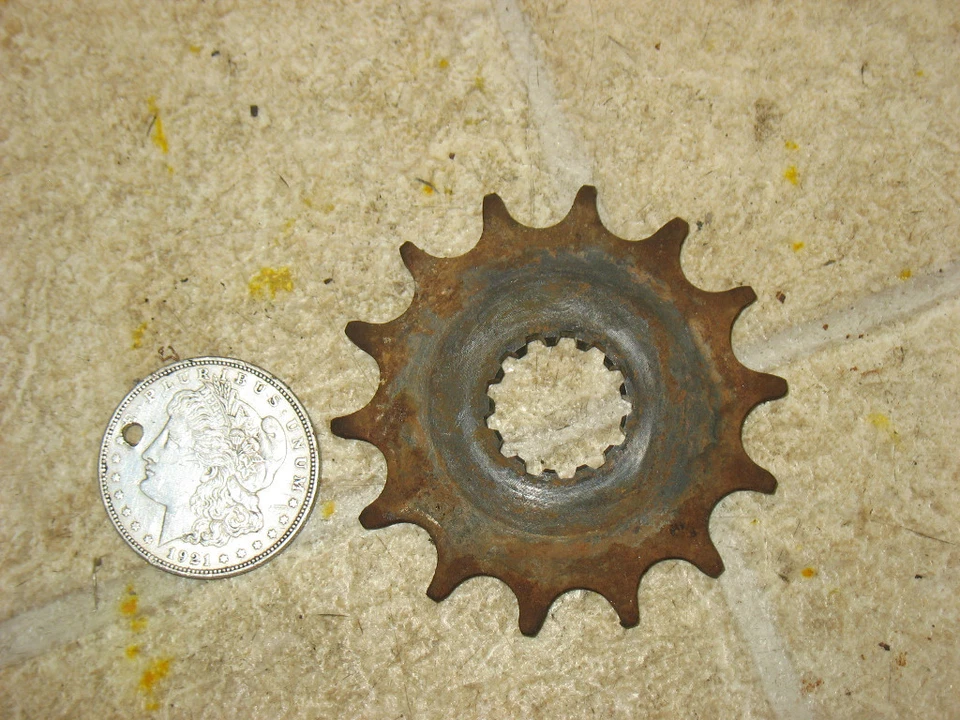 Piñón delantero 75 YAMAHA DT400 DT400B 14T Foto 3 de 3