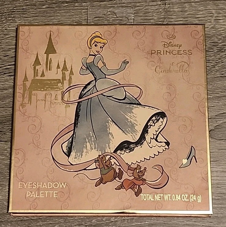 New Disney Princess CINDERELLA  - 16 Color Eyeshadow Palette With Mirror