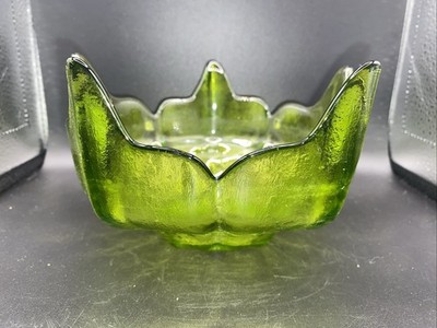 Vintage MCM Viking Art Glass Stockholm Spiked Lotus Flower Bowl Green 6 1/4''