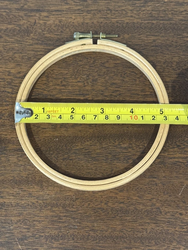 Vtg 5” Round, Smooth Wooden Embroidery Hoop, Brass Tension Screw Made In England - Image 4 of 4