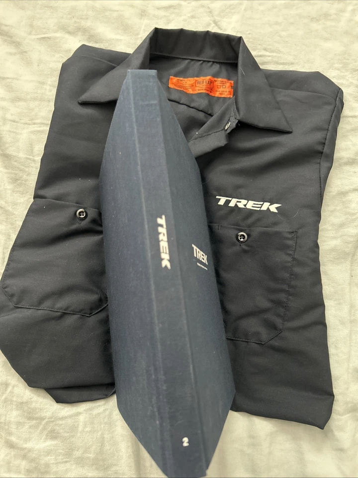 Camisa Trek Bicycle Book “History Of The Bike Company” Waterloo, WI e Red Kap - Imagem 4 de 4