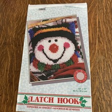 Wonder Art Caron Latch Hook Craft Kit Snowman 12x12 Christmas Pillow NIP NEW