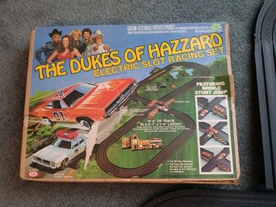 エルガーゾルン　ガレージキット 1981 Ideal Dukes Of Hazzard Electronic Slot Racing Set INCOMPLETE