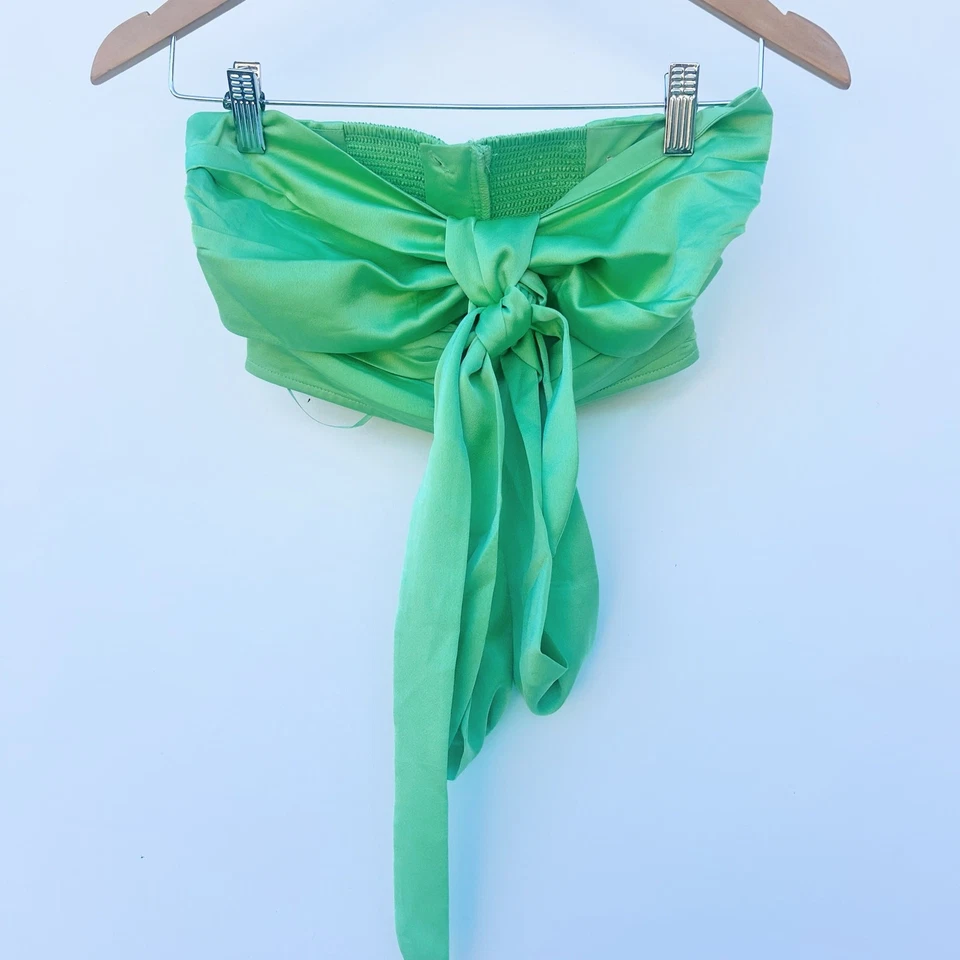 Conjunto de Saia Midi Finders Keepers Clueless Crop Top Cetim Verde Fada Extra Pequeno - Imagem 3 de 4