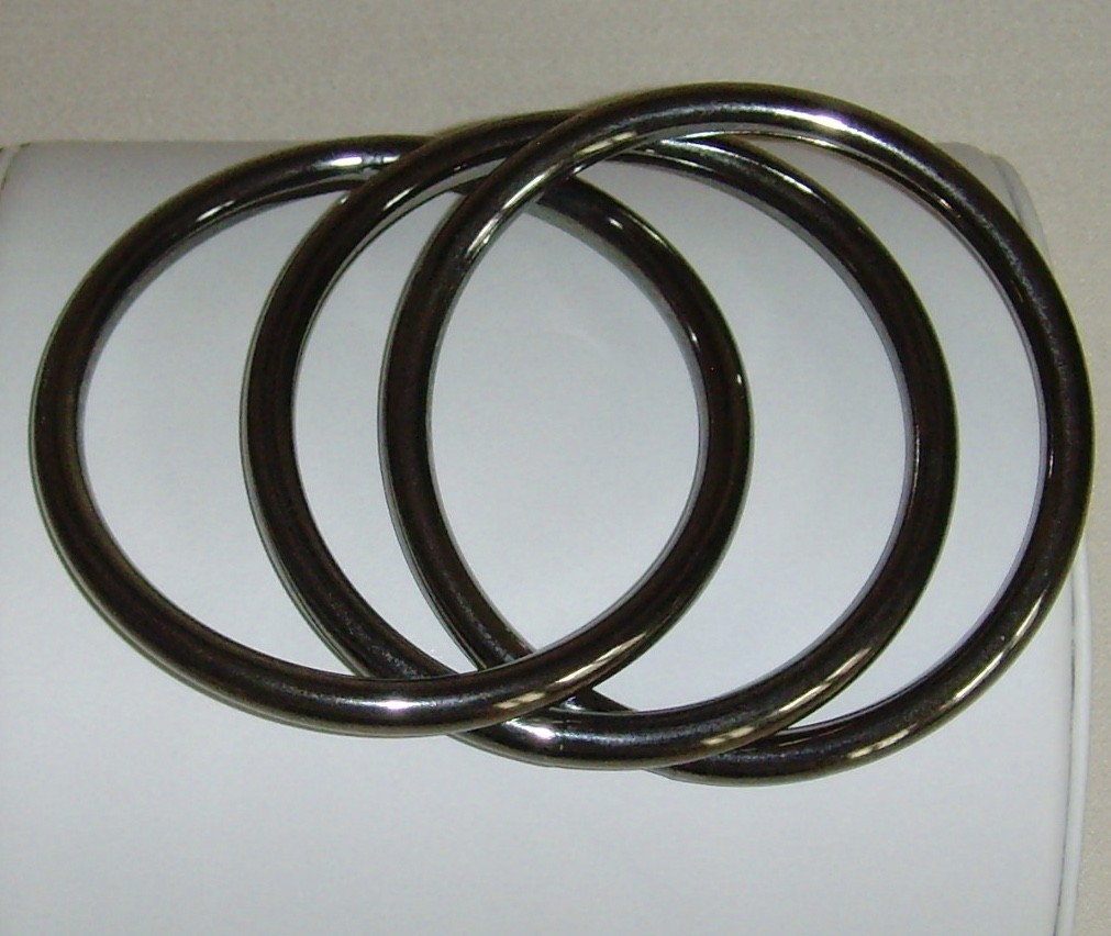 Gunmetal Tone Interlocking Bangle set - image 9