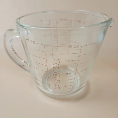 Vintage Pyrex 2 Cup 16 Oz Measuring Cup Red Letter D Handle #516 Made in the USA