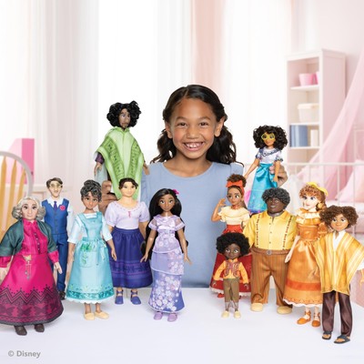 Ultimate Madrigal Family Dolls Gift Set Includes 12 Dolls [Amazon Exclusive]