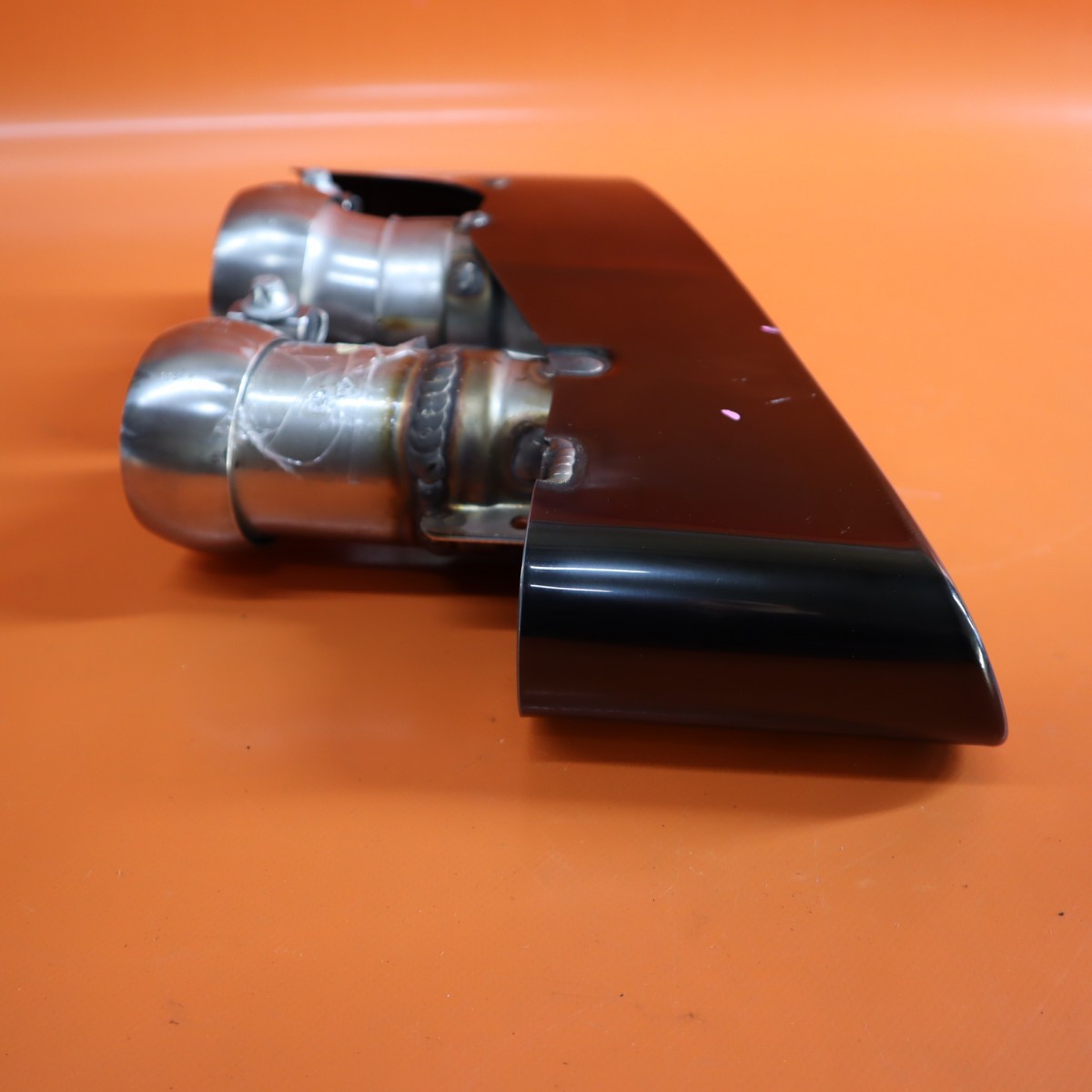 BENTLEY BENTAYGA MUFFLER PIPE TIP LEFT 2016 2017 2018 2019 36A253681E BLACK