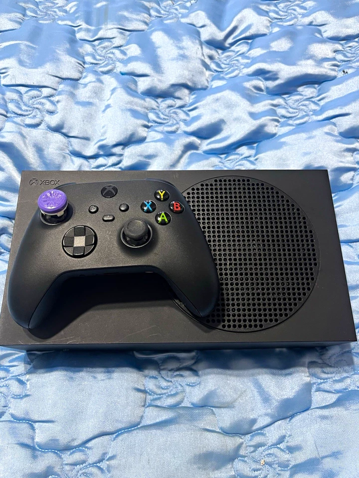 Microsoft Xbox Series X, photo 1 of 5