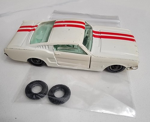 Modèle Réduit Ford Mustang Fastback 2+2 Flower Power 1/43 - Corgi, Neuf Dans Son Emballage
