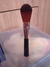 Image of The Body Shop 2005 Blusher Brush Brand New But Some of Writing Come Off