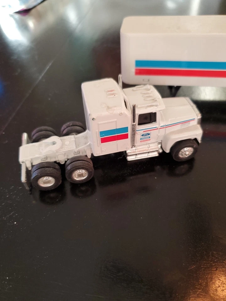 Ertl Ford New Holland Semi Trailer Diecast 1/64 - Image 3 of 4