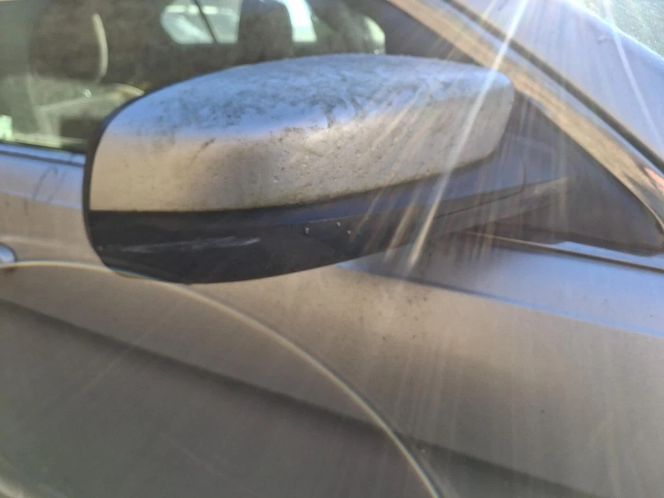 Alternador usado serve: 2010 Ford Taurus grau A - Imagem 3 de 4