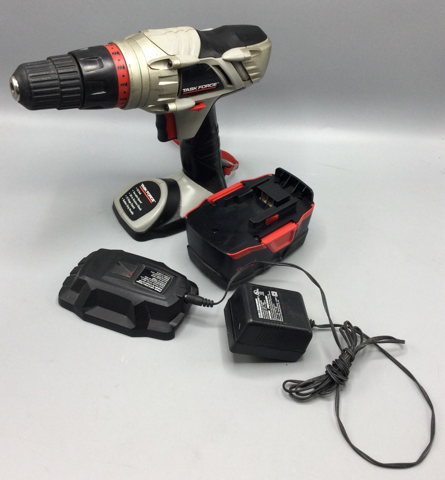 Task Force Drill/Driver 9.6V Cordless Drill, Battery & Charg