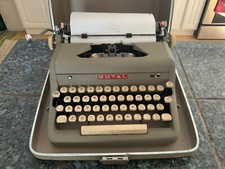 Vintage Royal quiet de luxe typewriter/1930’s GL thumbnail