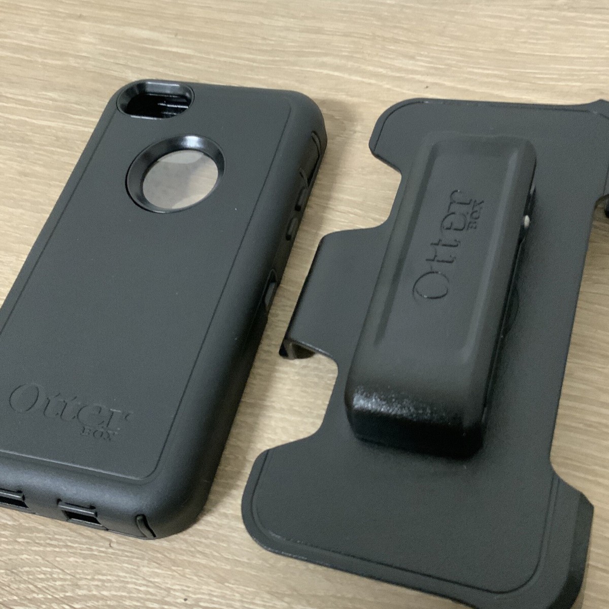 Otterbox Iphone Defender Vs Symmetry Vs Commuter Otterbox Defender