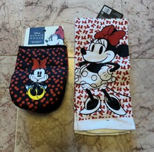NEW Disney Minnie Mouse Red 4pc Kitchen Set - Over Mitt  2 Dish Towels