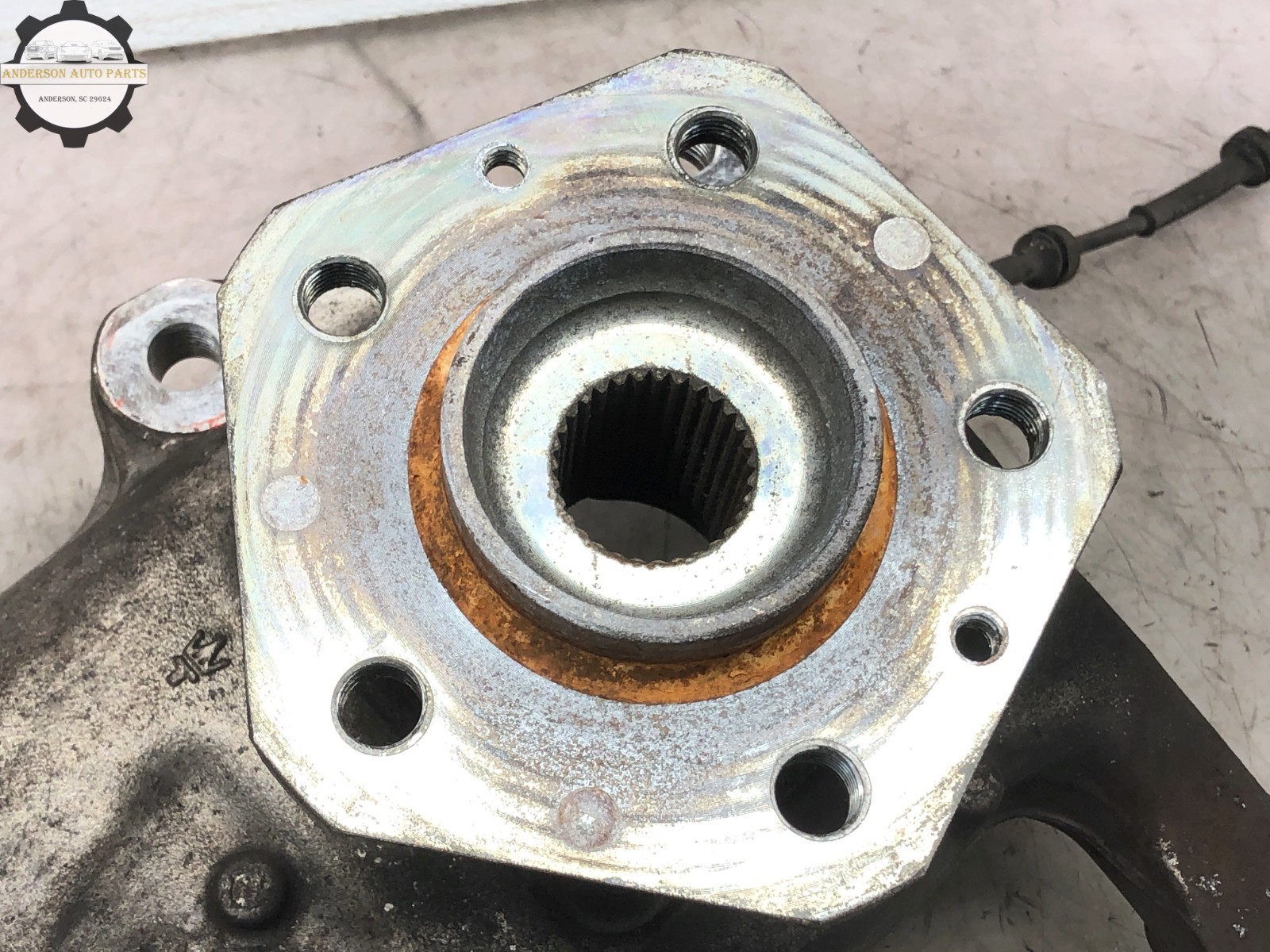 2008-2019 MASERATI GRANTURISMO M145 RWD RIGHT PASS FRONT SPINDLE KNUCKLE HUB OEM