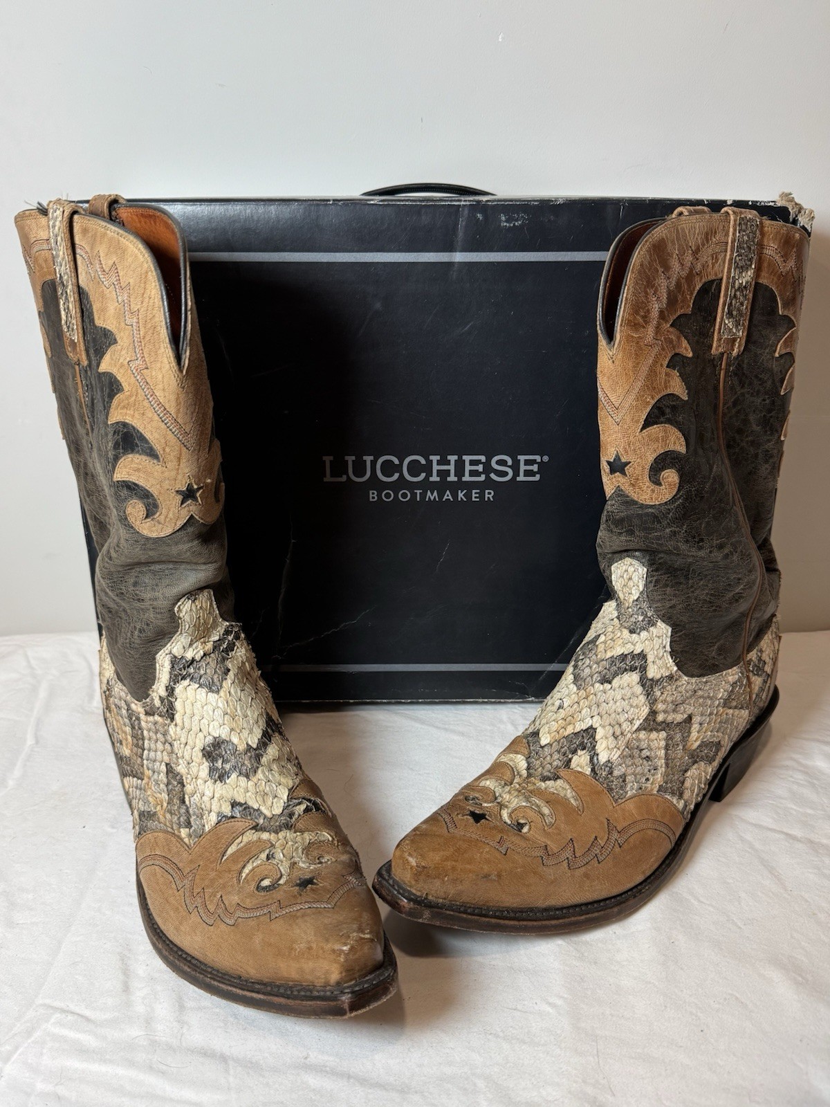 Lucchese Handmade Exotic canebrake Rattlesnake Skin  Size 11D Cowboy Boots
