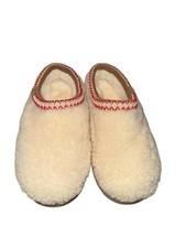 Women  s Size 6- UGG Slippers- Cream